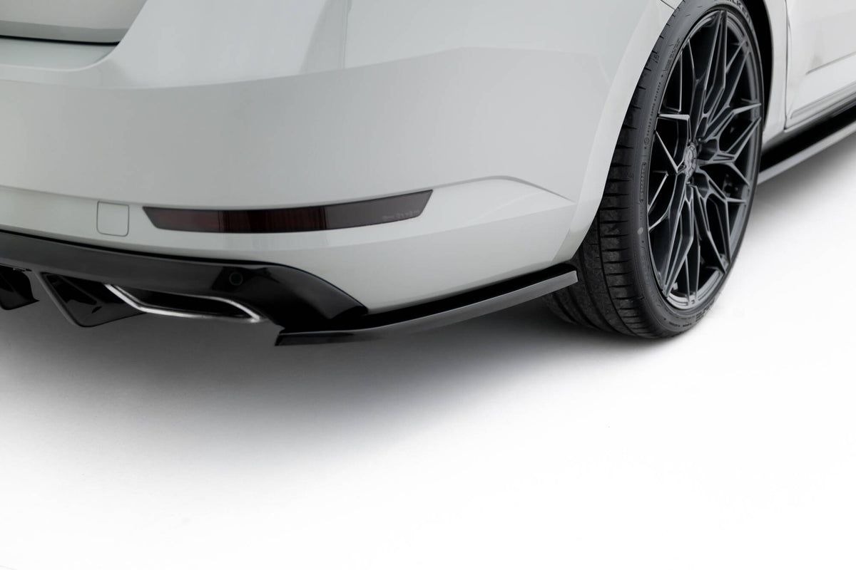 Heck Ansatz Flaps Diffusor V.3 passend für Skoda Superb Liftback / Combi Mk3 schwarz Hochglanz – Ansicht 3