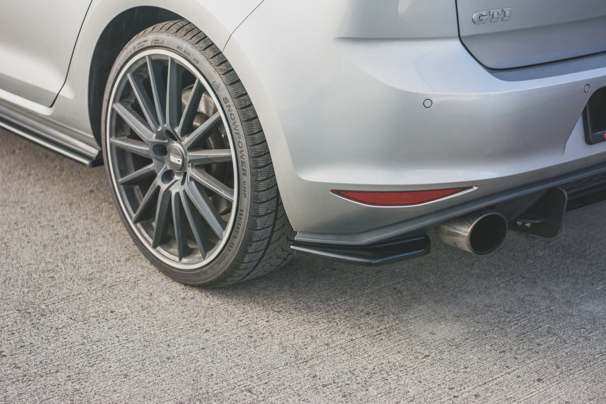 Heck Ansatz Flaps Diffusor V.2 passend für VW Golf 7 GTI  schwarz Hochglanz – Ansicht 3