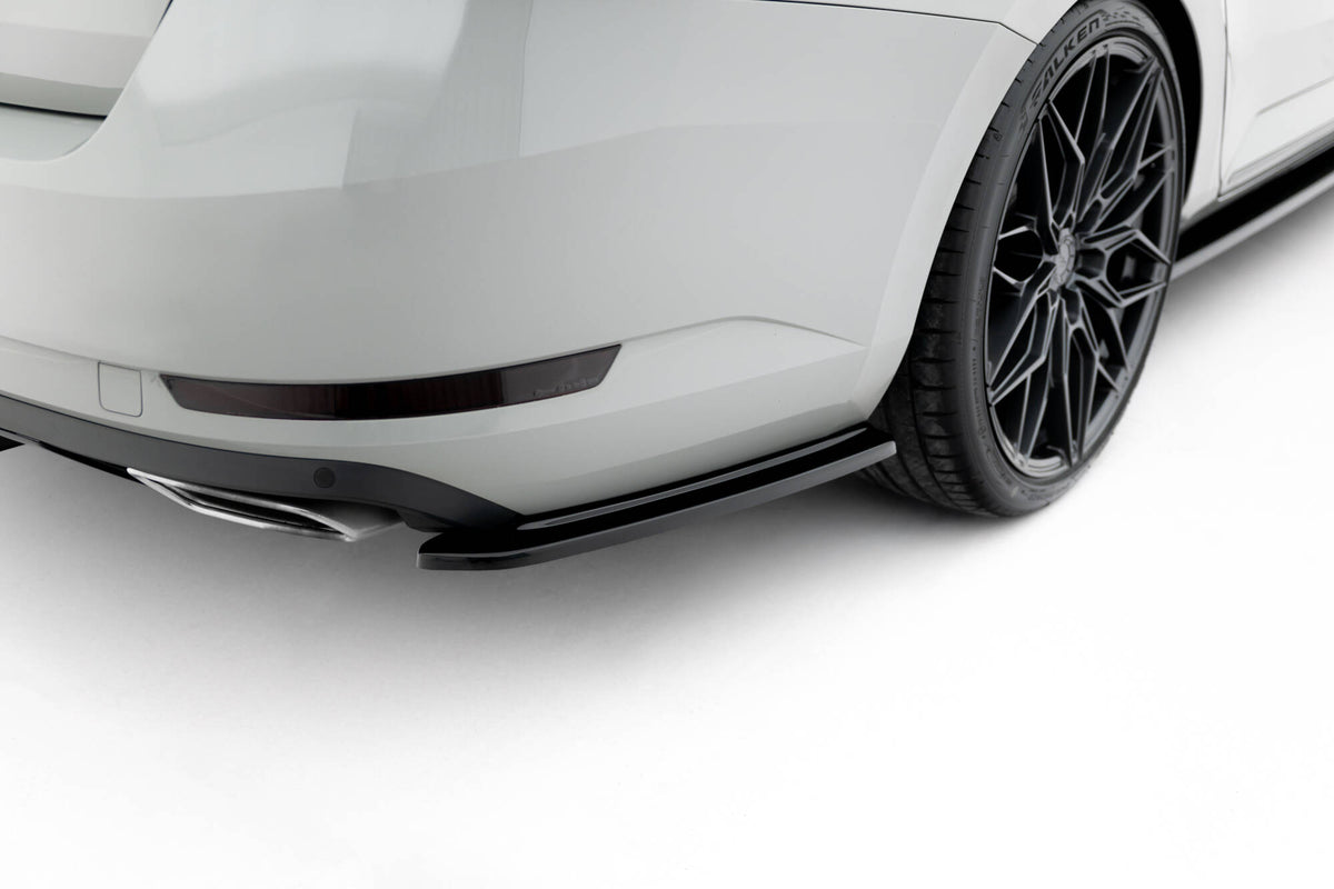 Heck Ansatz Flaps Diffusor V.1 passend für Skoda Superb Liftback / Combi Mk3 schwarz Hochglanz – Ansicht 1