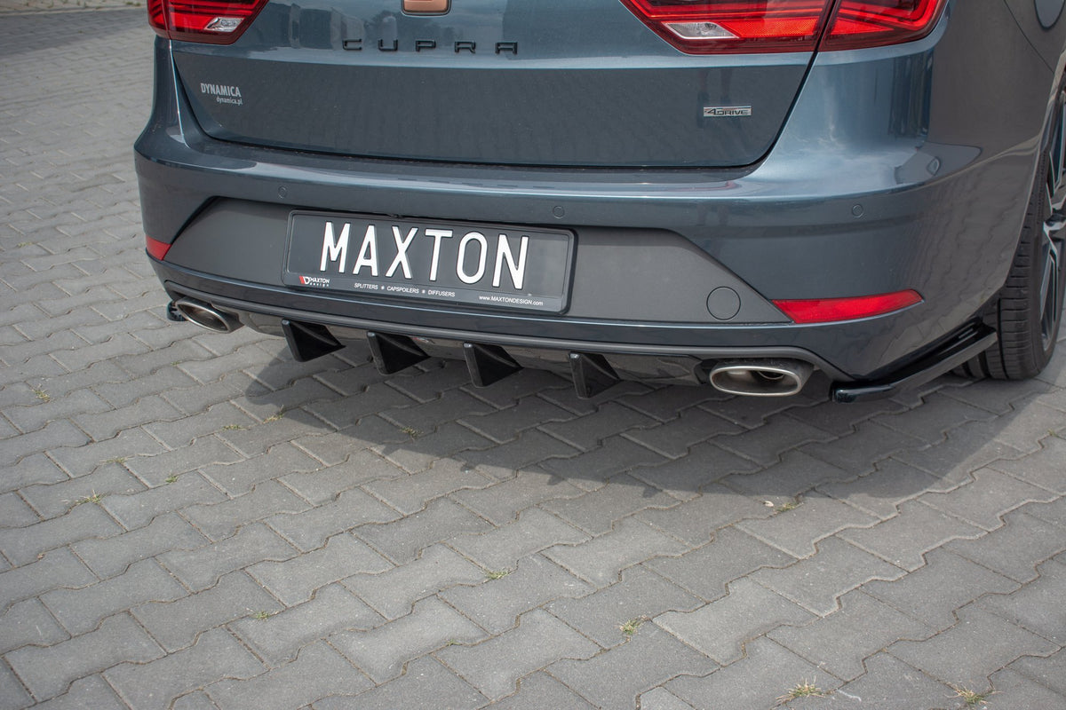 Diffusor Heck Ansatz V.1 passend für Seat Leon Cupra Mk3 FL Sportstourer schwarz Hochglanz – Ansicht 4
