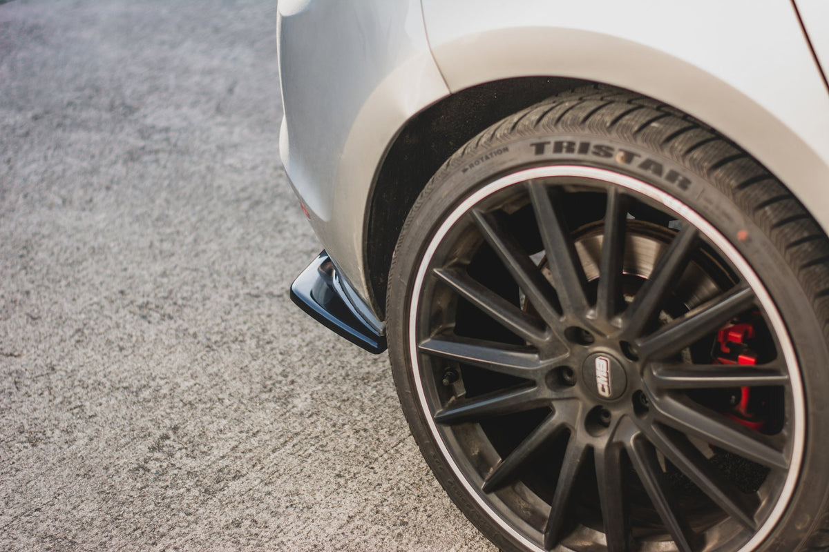 Heck Ansatz Flaps Diffusor V.2 passend für VW Golf 7 GTI  schwarz Hochglanz – Ansicht 6