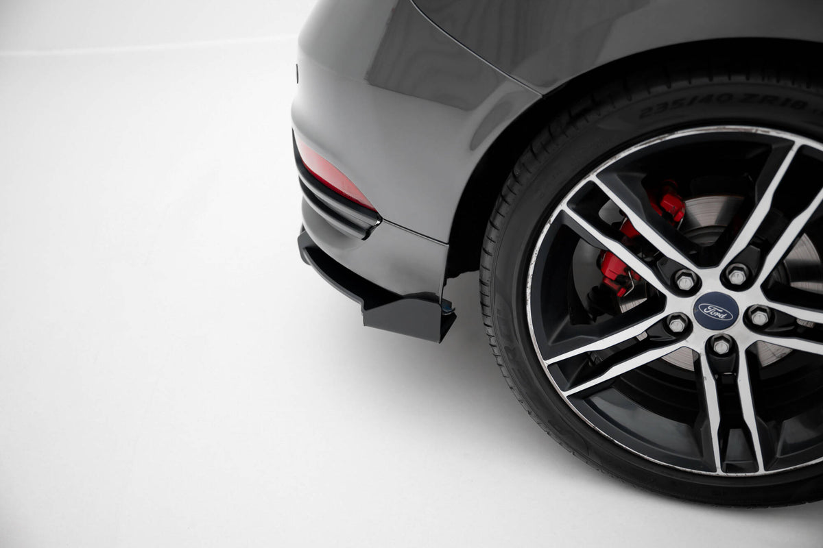 Hintere Seiten Flaps passend für Ford Focus ST Mk3 Facelift schwarz Hochglanz – Ansicht 1