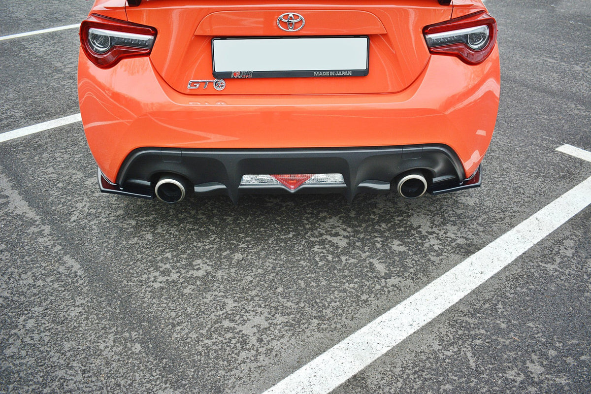 Heck Ansatz Flaps Diffusor V.1 passend für Toyota GT86 Facelift  schwarz Hochglanz – Ansicht 3