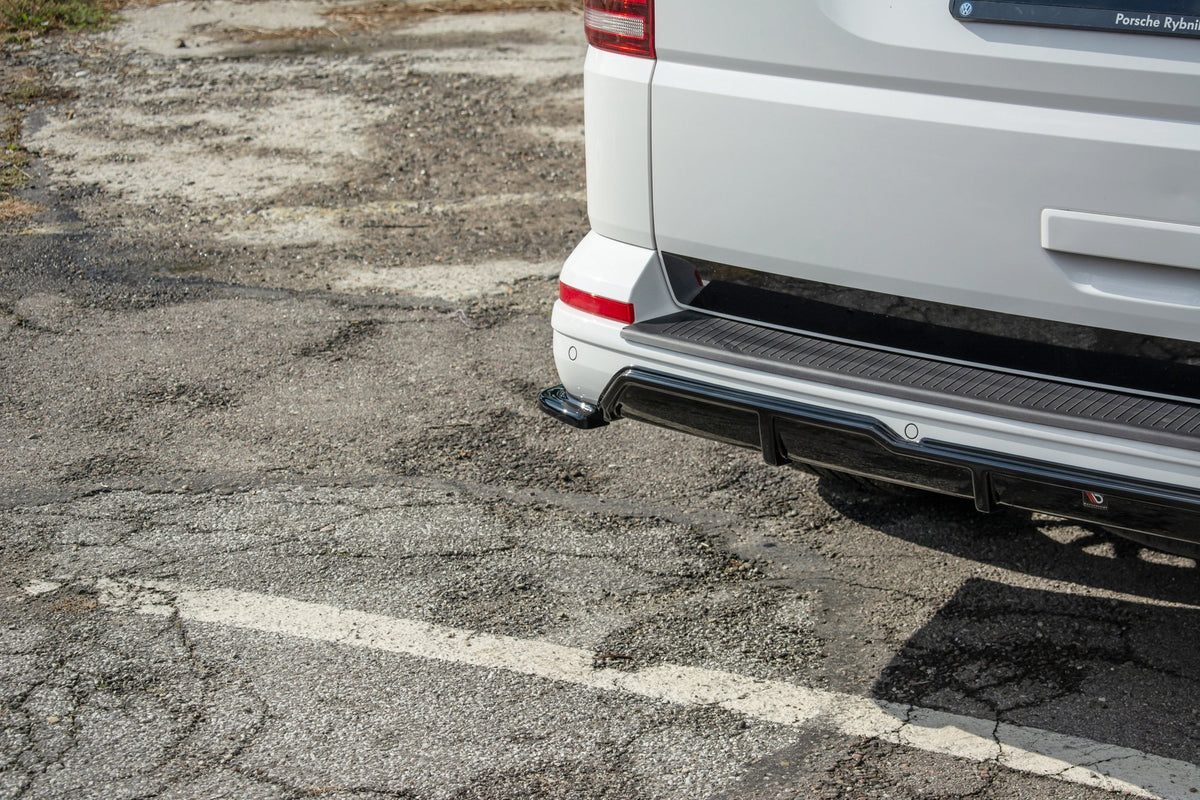 Heck Ansatz Flaps Diffusor passend für VW T6 schwarz Hochglanz – Ansicht 1