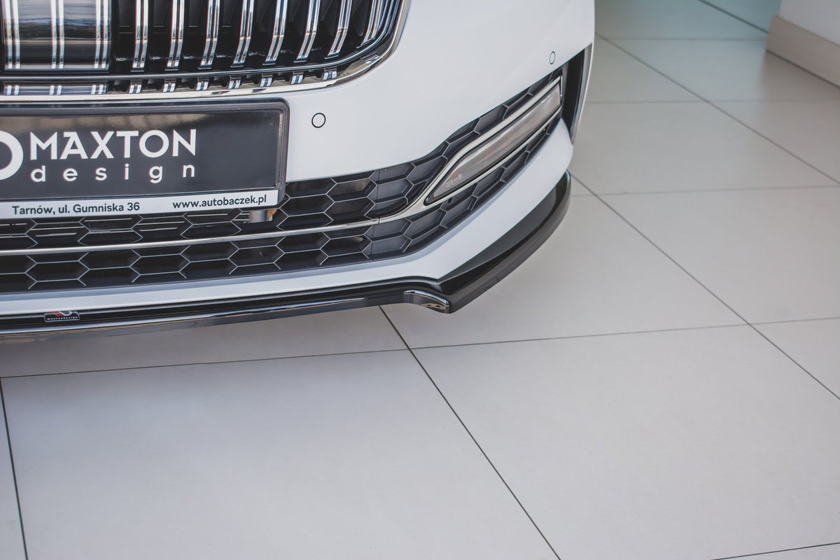 Street+ Spoilerlippe Front Ansatz V.1 passend für Skoda Superb Liftback / Combi Mk3 Facelift schwarz Hochglanz – Ansicht 4