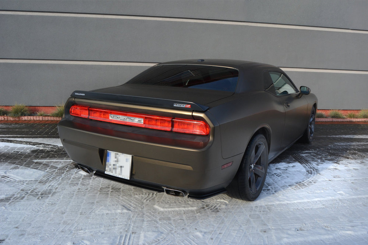 Heck Ansatz Flaps Diffusor passend für DODGE CHALLENGER MK3. PHASE-I SRT8 COUPE  schwarz Hochglanz – Ansicht 4