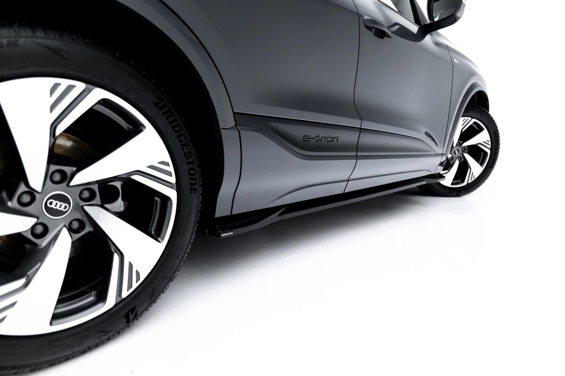 Street+ Seitenschweller Leisten passend für Audi Q6 e-tron Standard / S-Line / SQ6 e-tron SUV / Sportback Mk1 schwarz Hochglanz – Ansicht 4