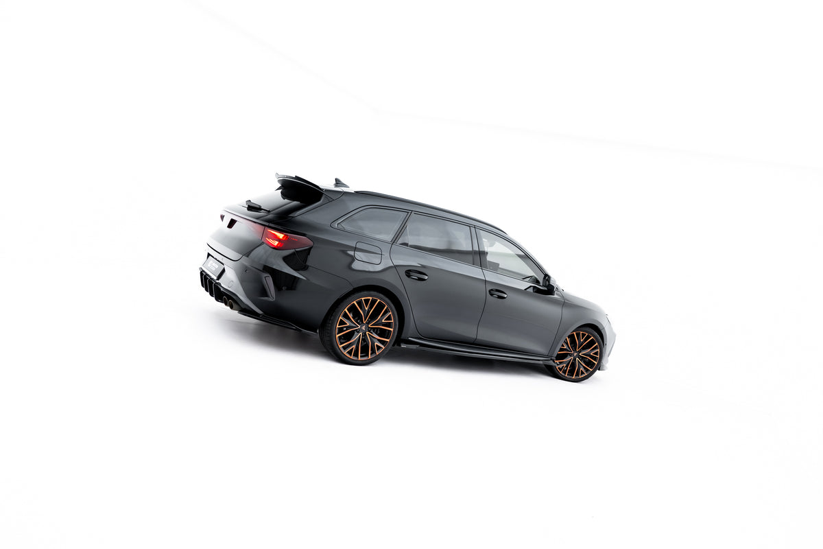 Street+ Seitenschweller Leisten V.2 passend für Cupra Leon ST / Hatchback  Aero Mk1 / Mk1 Facelift schwarz Hochglanz – Ansicht 4