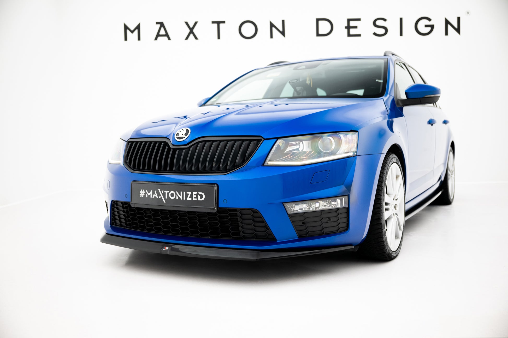 Street+ Spoilerlippe Front Ansatz V.2 passend für Skoda Octavia RS Mk3  schwarz Hochglanz – Ansicht 4