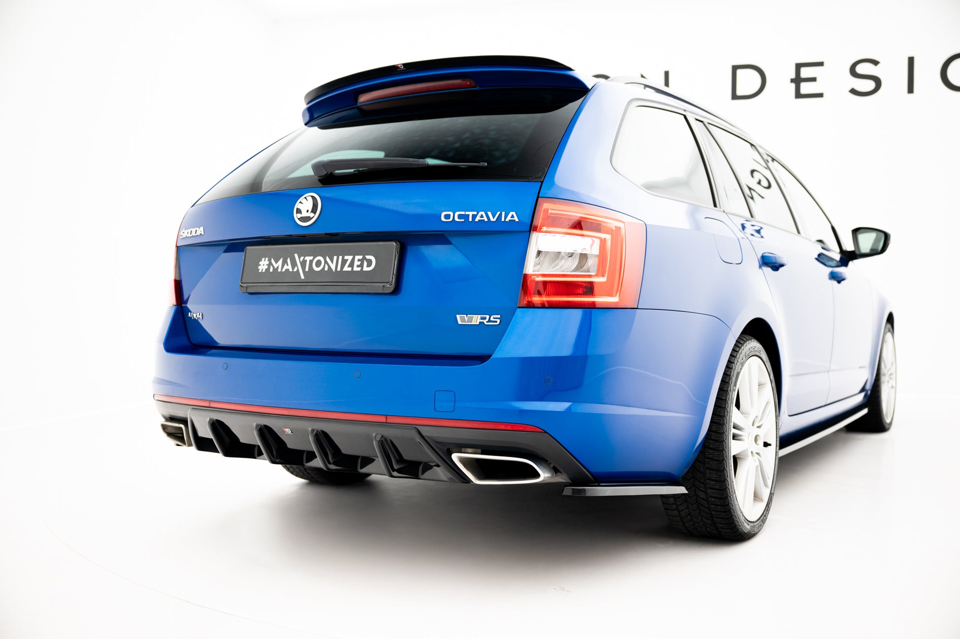 Diffusor Heck Ansatz V.1 passend für Skoda Octavia RS Mk3 / Mk3 FL Hatchback / Kombi schwarz Hochglanz – Ansicht 4
