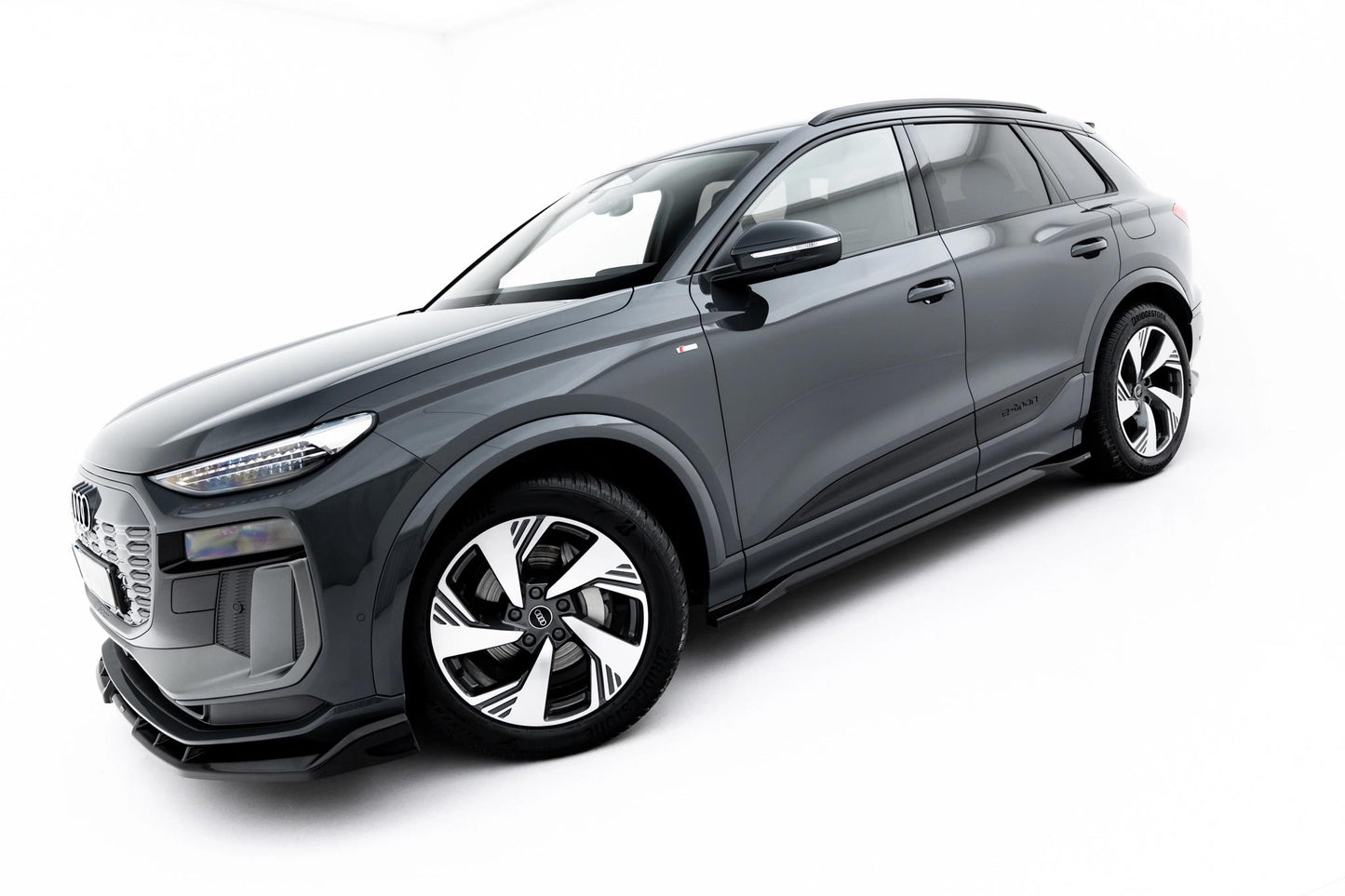 Street+ Seitenschweller Leisten passend für Audi Q6 e-tron Standard / S-Line / SQ6 e-tron SUV / Sportback Mk1 schwarz Hochglanz – Ansicht 3