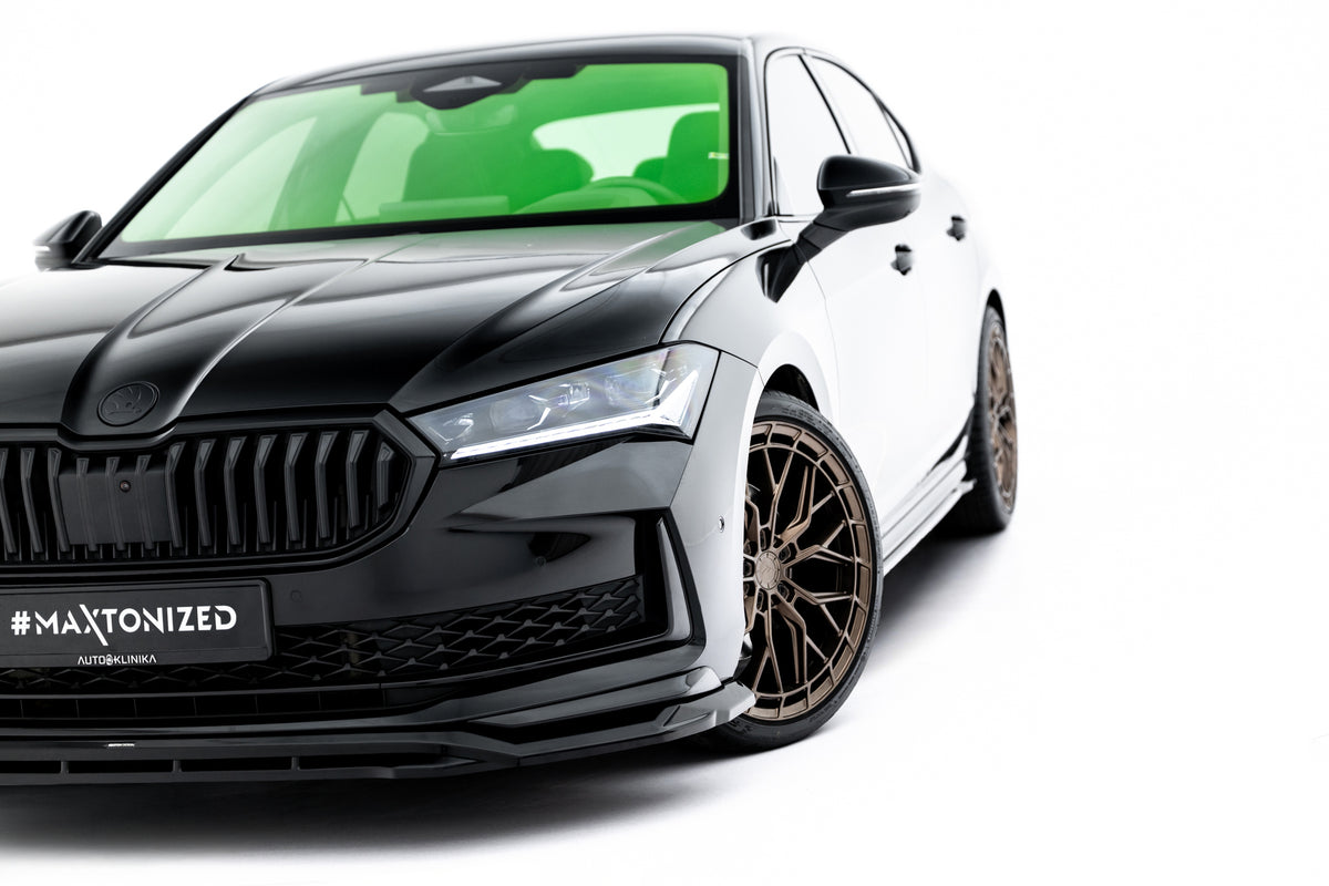 Street+ Spoilerlippe Front Ansatz V.1 passend für Skoda Superb Sportline Mk4 schwarz Hochglanz – Ansicht 5