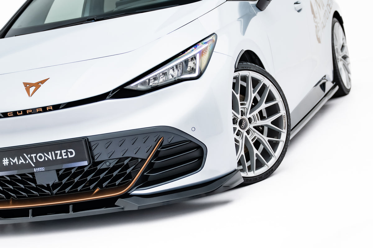 Street+ Spoilerlippe Front Ansatz V.1 passend für Cupra Born Mk1 schwarz Hochglanz – Ansicht 3