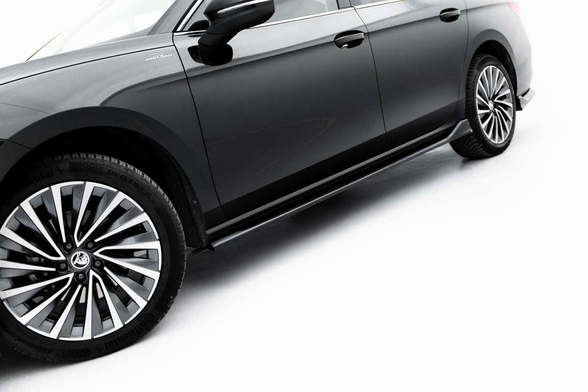 Street+ Seitenschweller Leisten V.2 passend für Skoda Superb Mk4 schwarz Hochglanz – Ansicht 2