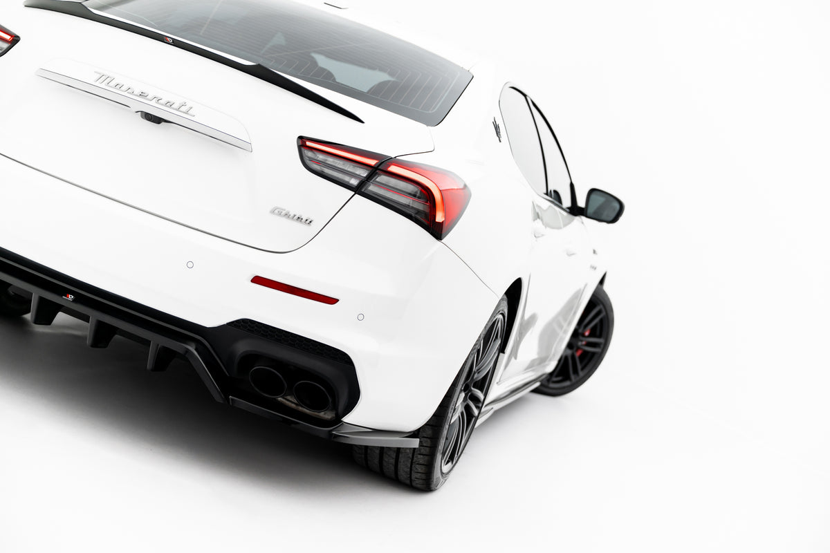 Street+ Mittlerer Diffusor RACE passend für Maserati Ghibli Modena Mk3 Facelift schwarz Hochglanz – Ansicht 4