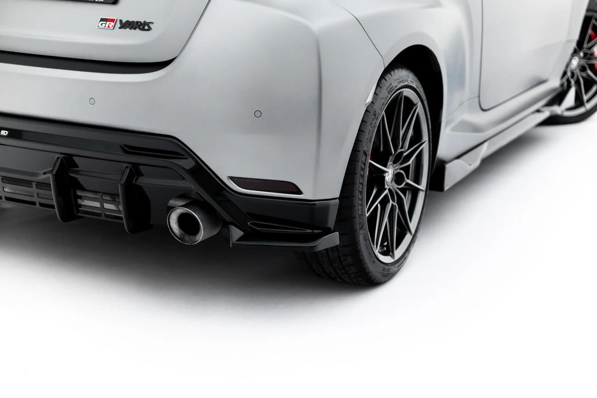 Heck Ansatz Flaps Diffusor V.3 passend für Toyota GR Yaris Mk4 Facelift schwarz Hochglanz – Ansicht 3