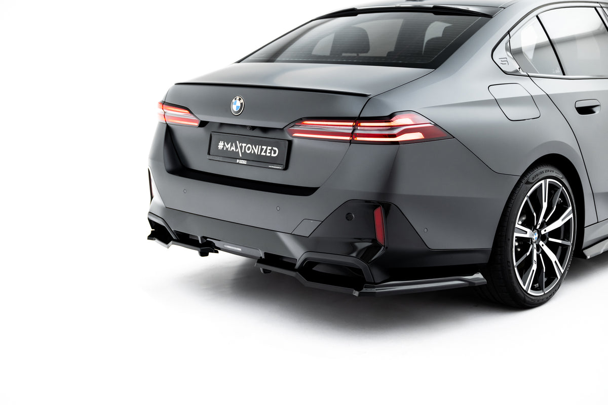 Heck Ansatz Flaps Diffusor V.1 passend für BMW 5er / i5 M-Paket Limousine / Touring G60 / G61 schwarz Hochglanz – Ansicht 5