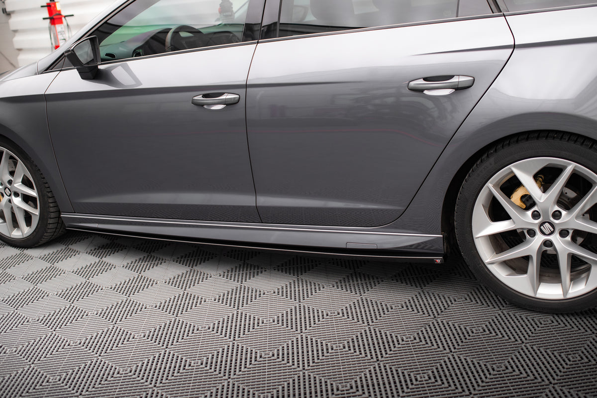 Street+ Seitenschweller Leisten passend für Seat Leon Cupra / FR / Standard Aero Mk3 / Mk3 Facelift schwarz Hochglanz – Ansicht 3