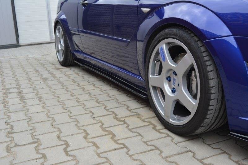 Seitenschweller Diffusers Ford Focus RS Mk1 schwarz Hochglanz – Ansicht 1
