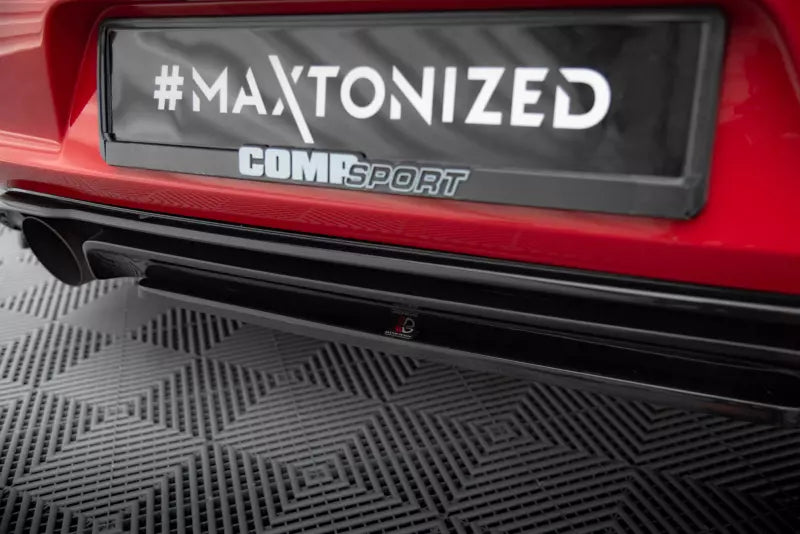 Maxton Design Heckdiffusor für VW Golf 7 GTI Clubsport Hochglanz schwarz mit roten Streifen – Ansicht 3