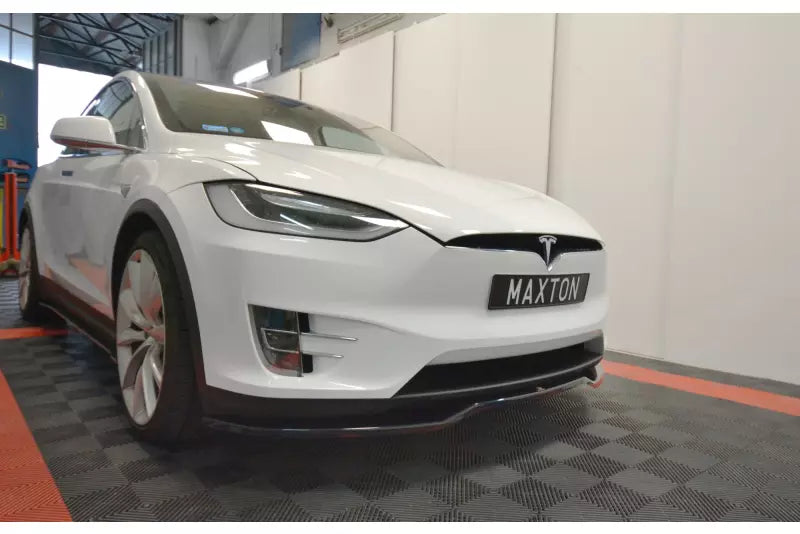 Maxton Design Frontlippe V.2 für Tesla Model X Hochglanz schwarz – Ansicht 1
