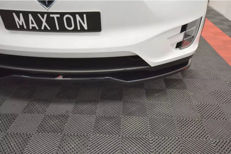 Maxton Design Frontlippe V.2 für Tesla Model X Hochglanz schwarz – Ansicht 2