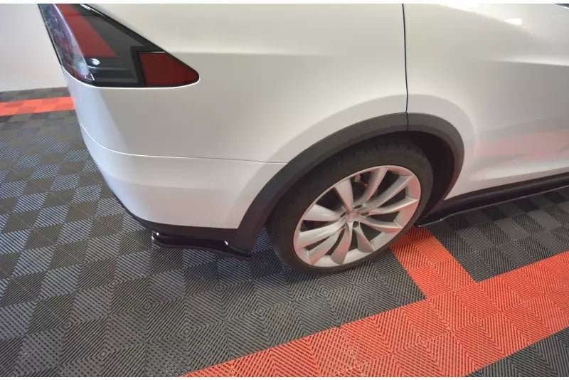 Maxton Design Diffusor Flaps V.1 für Tesla Model X Hochglanz schwarz – Ansicht 3