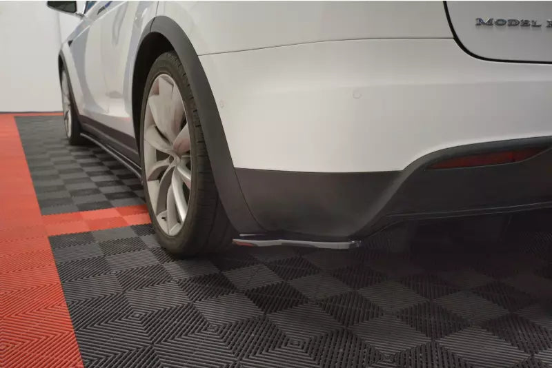 Maxton Design Diffusor Flaps V.2 für Tesla Model X Hochglanz schwarz – Ansicht 1