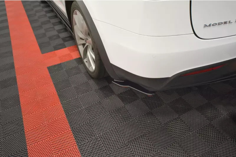 Maxton Design Diffusor Flaps V.2 für Tesla Model X Hochglanz schwarz – Ansicht 2