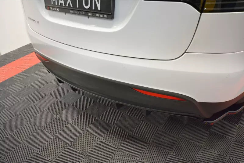 Maxton Design Heckdiffusor für Tesla Model X Hochglanz schwarz – Ansicht 2