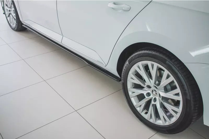 Maxton Design Seitenschweller (Paar) für Diffusor Skoda Superb 3 III 3V Facelift Hochglanz schwarz – Ansicht 2