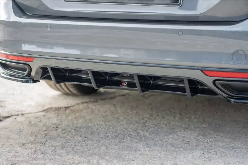 Maxton Design Heckdiffusor für VW Passat B8 R-Line 2015-2019 Hochglanz schwarz – Ansicht 2