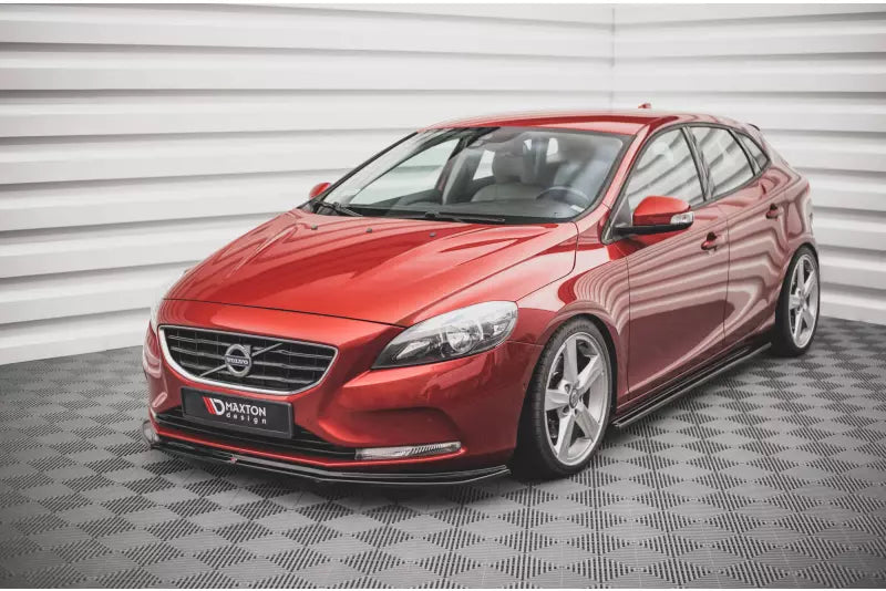 Maxton Design Frontlippe V.1 für Volvo V40 Hochglanz schwarz – Ansicht 1
