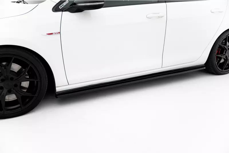 Maxton Design Seitenschweller (Paar) V.2 für VW Golf 7 GTI / GTD Hochglanz schwarz – Ansicht 1