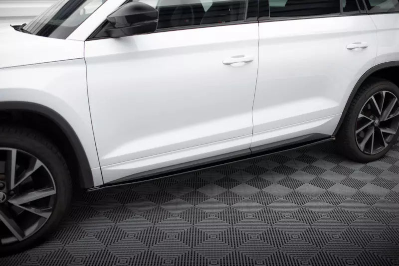 Maxton Design Seitenschweller (Paar) V.2 für Skoda Kodiaq Sportline Hochglanz schwarz – Ansicht 1