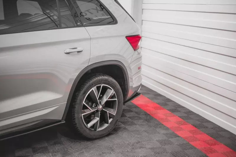 Maxton Design Diffusor Flaps V.2 für Skoda Kodiaq Sportline Hochglanz schwarz – Ansicht 3