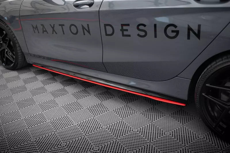 Maxton Design Seitenschweller (Paar) V.2 für BMW 1er F40 M Paket / M135i Hochglanz rot – Ansicht 2
