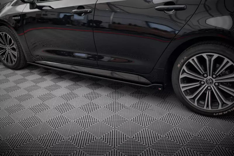 Maxton Design Seitenschweller (Paar) für Toyota Corolla XII E210 Hatchback Hochglanz schwarz – Ansicht 3
