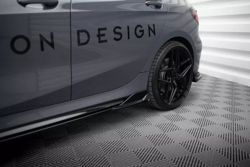 Maxton Design Seitenschweller (Paar) V.3 für BMW 1er F40 M Paket / M135i Hochglanz schwarz – Ansicht 4