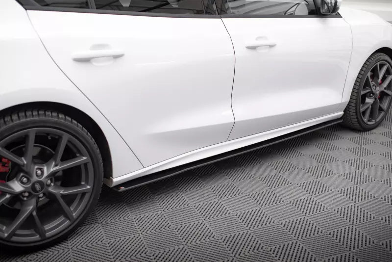 Maxton Design Street Pro Seitenschweller (Paar) für Ford Focus ST / ST-Line Mk4 matt schwarz – Ansicht 2