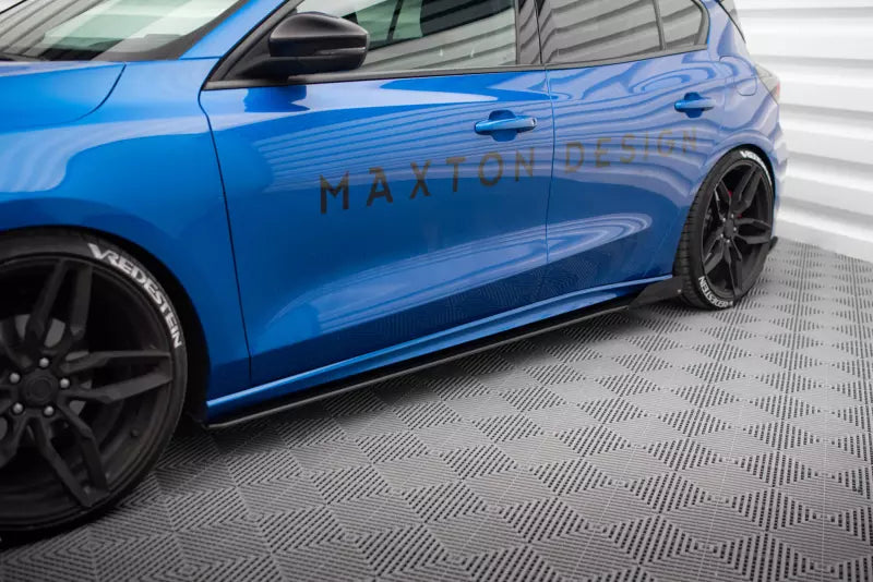 Maxton Design Street Pro Schweller Flaps für Ford Focus ST / ST-Line Mk4 Hochglanz schwarz – Ansicht 2