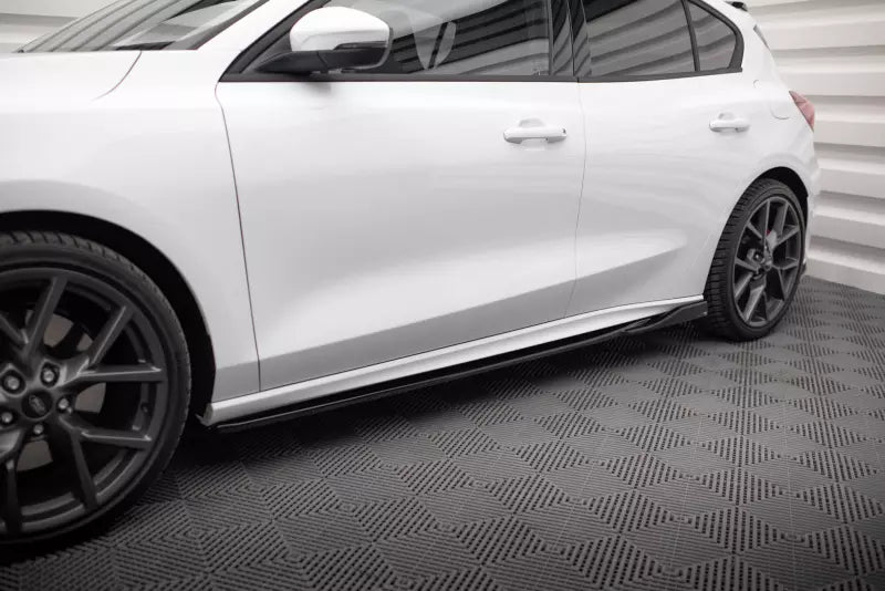 Maxton Design Seitenschweller (Paar) V.4 für Ford Focus ST / ST-Line Mk4 Hochglanz schwarz – Ansicht 1