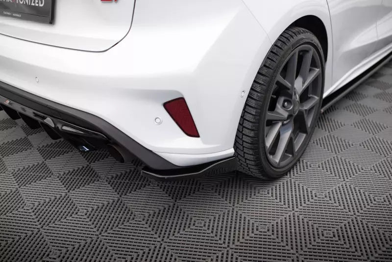 Maxton Design Diffusor Flaps V.2 für Ford Focus ST Mk4 Hochglanz schwarz – Ansicht 1