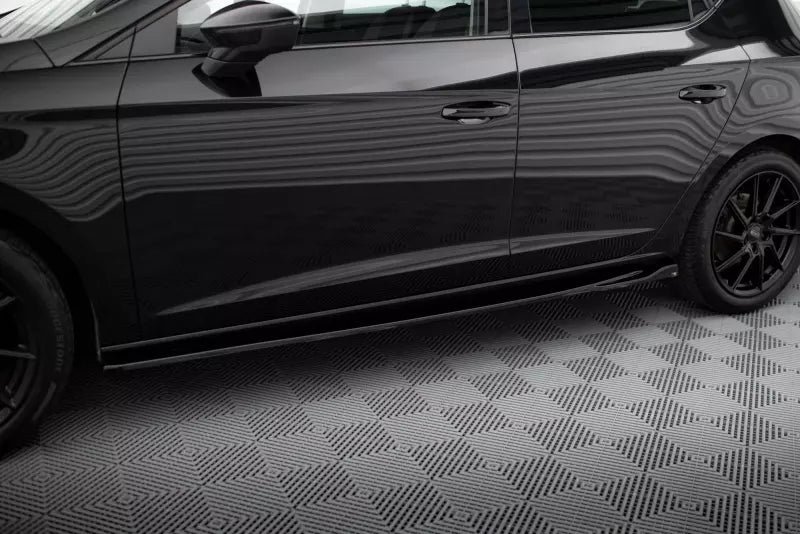 Maxton Design Seitenschweller (Paar) V.4 für Seat Leon 3 (Typ 5F) Cupra / FR Facelift Hochglanz schwarz – Ansicht 1