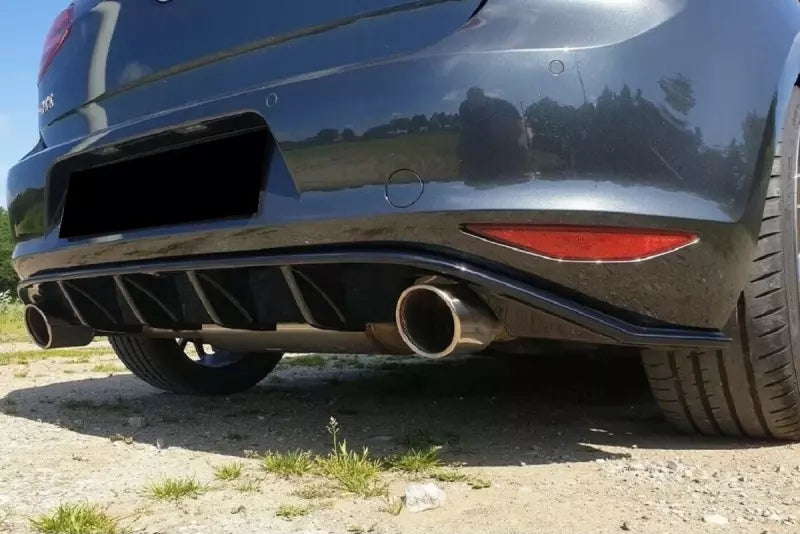 Maxton Design Heckdiffusor für VW Golf 7 (GTI, GTD und Standard) Hochglanz schwarz mit ABE – Ansicht 3