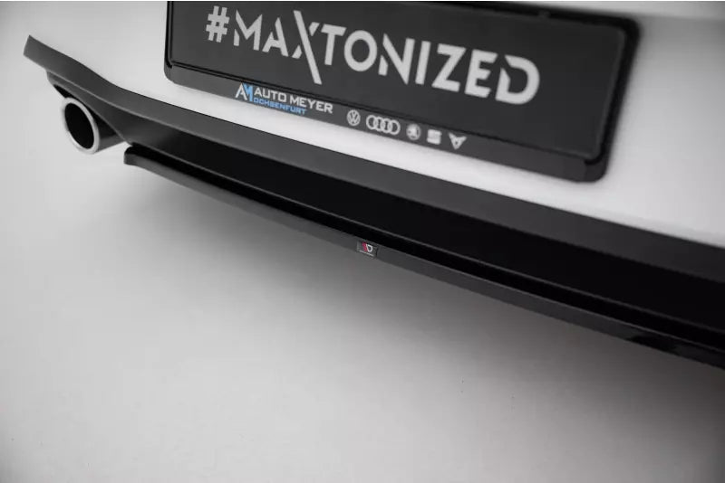 Maxton Design Heckdiffusor für VW Golf 8 GTI / GTD Hochglanz schwarz – Ansicht 3