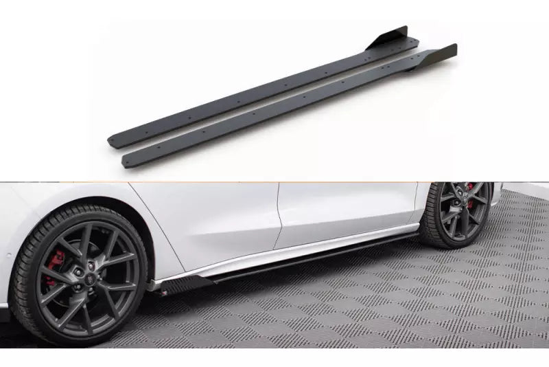 Maxton Design Street Pro Seitenschweller (Paar) für Ford Focus ST / ST-Line Mk4 matt schwarz mit Hochglanz Flaps – Ansicht 1