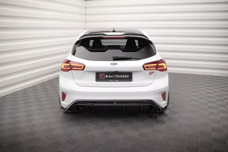 Maxton Design Heckdiffusor V.3 für Ford Focus ST Mk4 Hochglanz schwarz – Ansicht 1