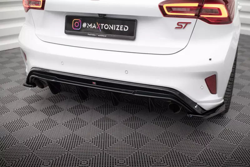 Maxton Design Heckdiffusor V.3 für Ford Focus ST Mk4 Hochglanz schwarz – Ansicht 3
