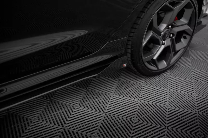 Maxton Design Street Pro Schweller Flaps für Ford Fiesta ST / ST-Line Mk8 Hochglanz schwarz – Ansicht 4